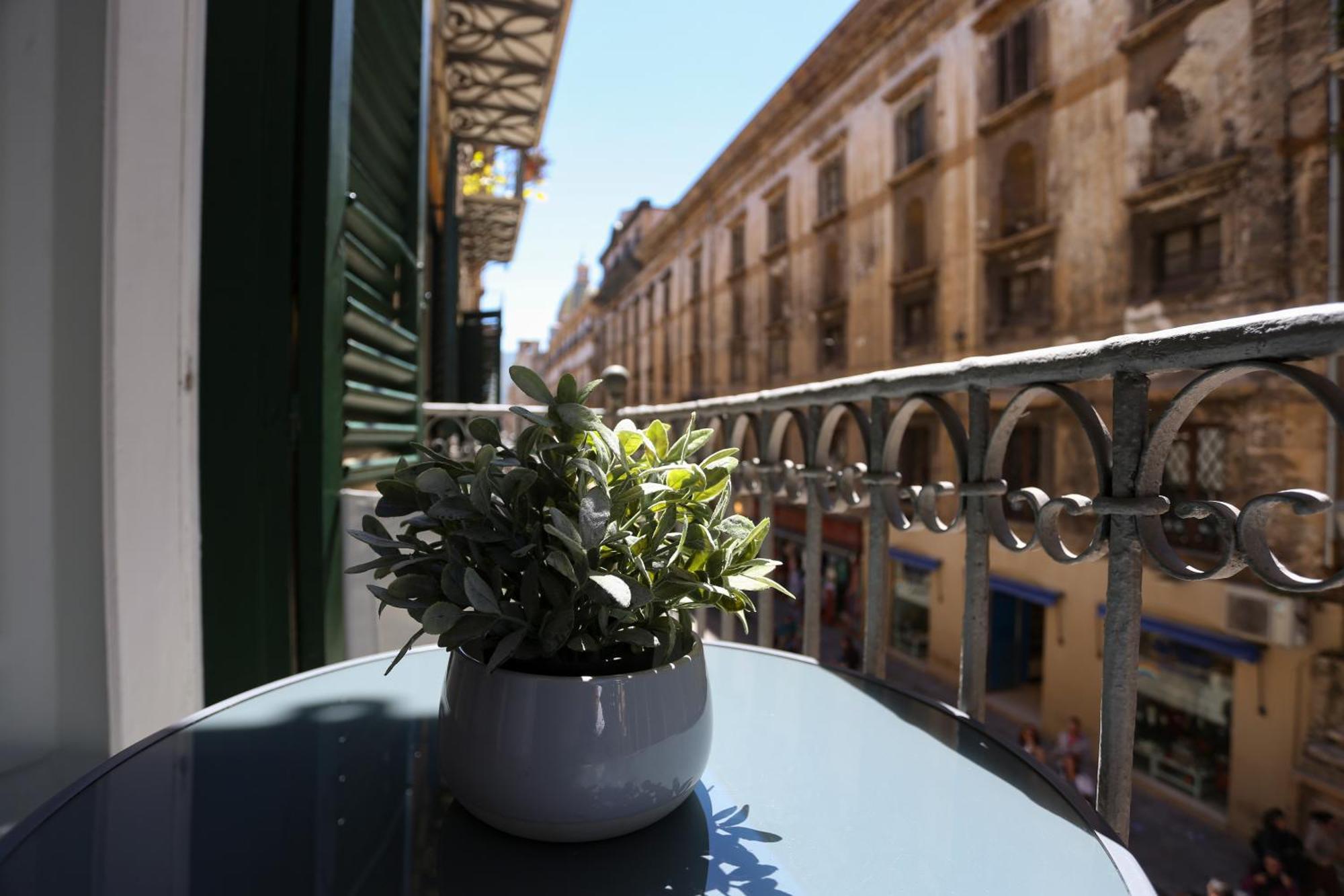 Maqueda View Apartment Palermo Exterior photo
